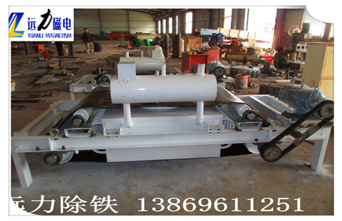 油冷自卸式電磁除鐵器,使用廠家在選型時為什么會感覺很難？遠力除鐵器廠家給您解惑