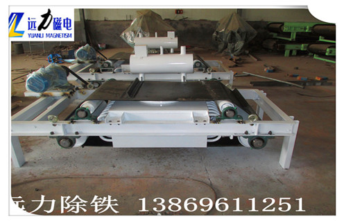 油冷自卸式電磁除鐵器,使用廠家在選型時為什么會感覺很難？遠力除鐵器廠家給您解惑