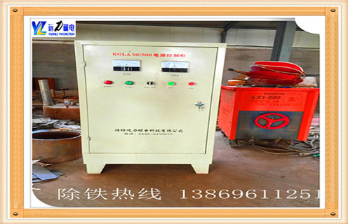 一.電磁帶式除鐵器設計  　　1.電磁帶式除鐵器物料是微拋運動,料槽磨損小.  　　2.電磁帶式除鐵器可采用合適板材制成的料槽,可適用輸送高溫磨損嚴重及有腐蝕性的物料等.  　　3.電磁帶式除鐵器電氣控制采用半波整流電路,可無級調節給料量,可用于自動控制的生產流程中,實現生產過程自動化.  　　4.無轉動零部件,不需潤滑,結構簡單,維修方便.